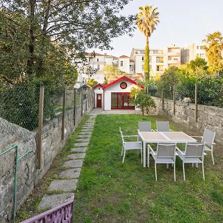 Garden In Old Town Private דירה